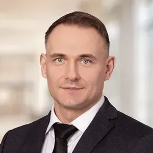 Piotr Kolmetz - Associate